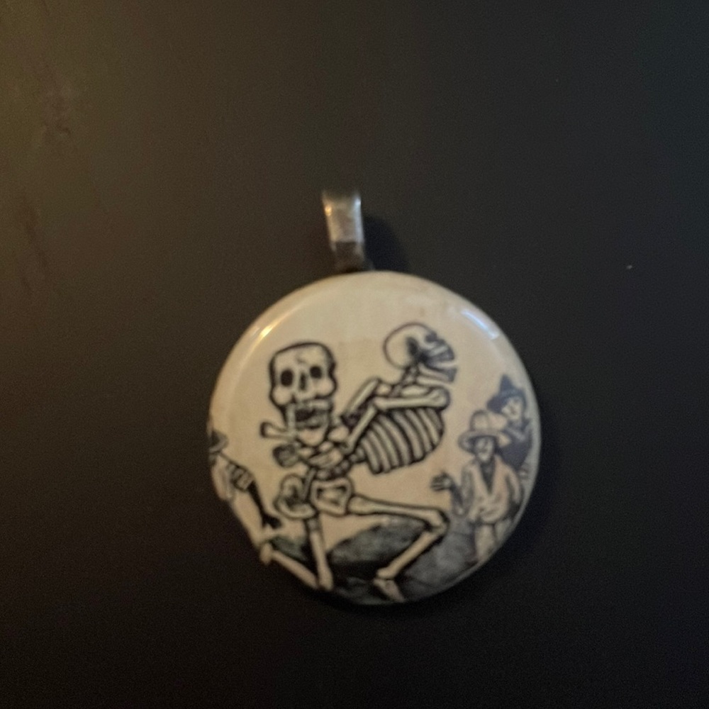 Mini Posada Charm (Never worn!)